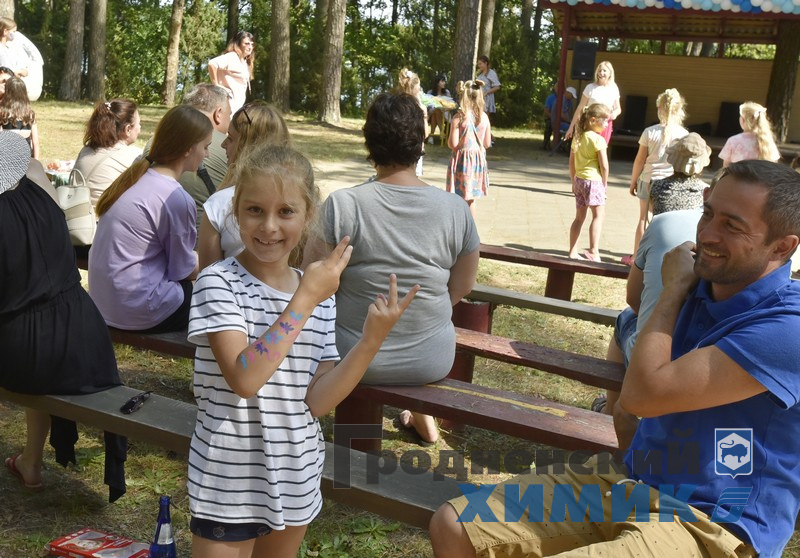 547688989880 (4).jpg